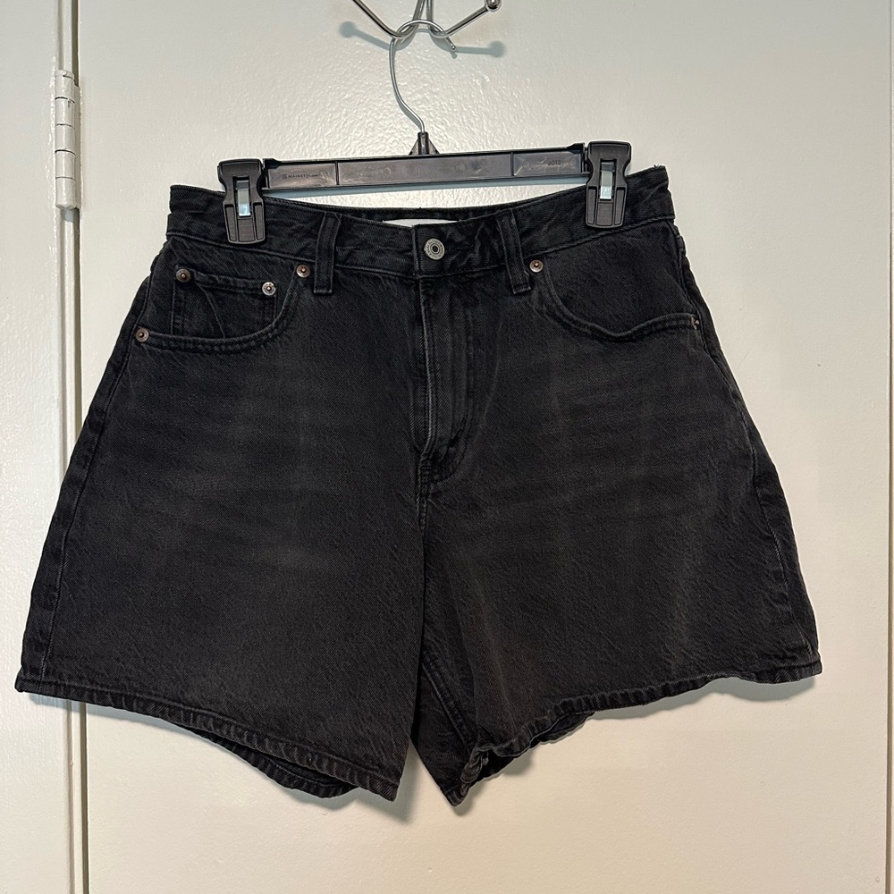 Abercrombie & Fitch The Loose Short High Rise Size 27
